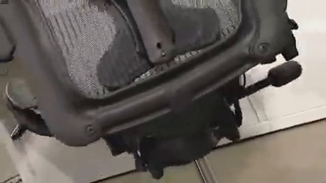 Aeron Chair - Herman Miller смотреть онлайн