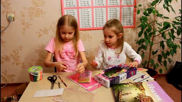 Обзор подарков на День рождения Вики и Ники смотреть онлайн