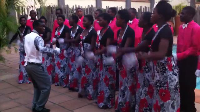 The Mukuni School Choir performing 'Luzando' смотреть онлайн