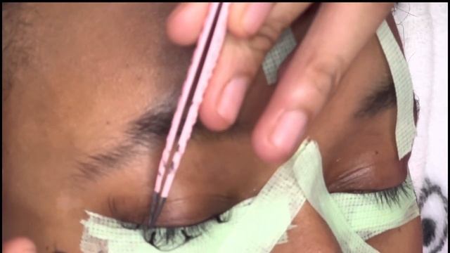 VOLUME LASH EXTENSIONS | MINI TUTORIAL смотреть онлайн