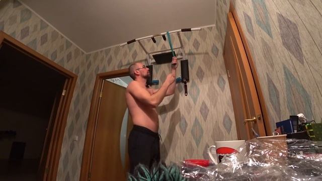 Учусь подтягиваться на одной руке ,2 неделя смотреть онлайн