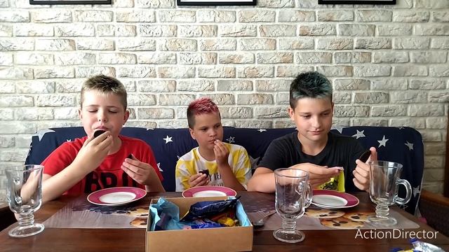 Распаковываем бокс со сладостями!!!