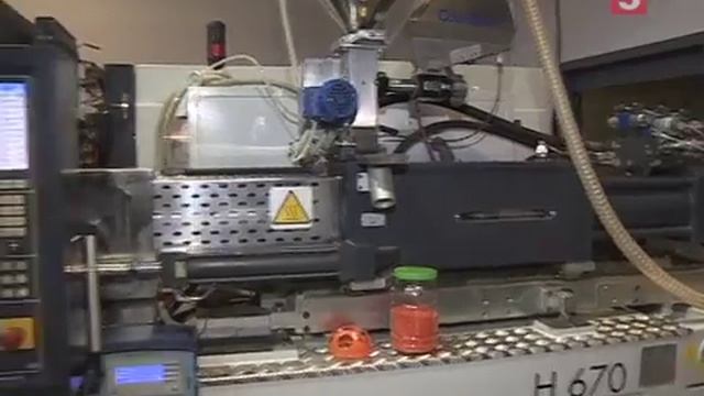 Пластиковая игрушка смотреть онлайн