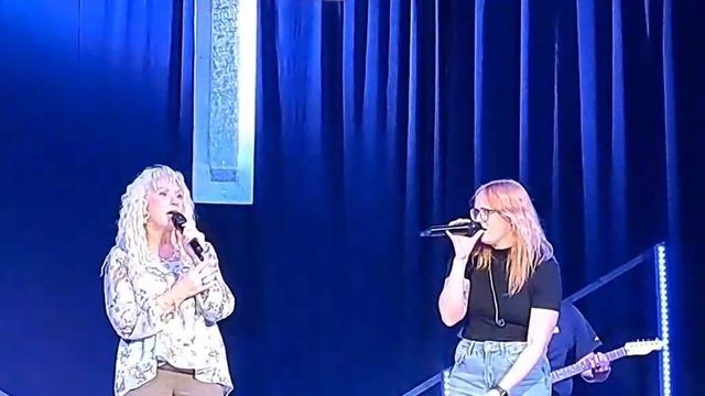 Sunday worship at the Living Word Chapel in Oracle Arizona смотреть онлайн