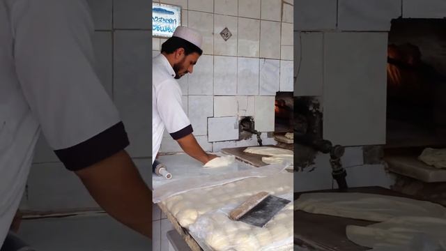 АФГАНЕЦ ПЕЧЕТ ЛЕПЕШКИ В ШАРДЖЕ смотреть онлайн