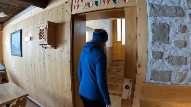 STUCK in DEEP SNOW and MELTDOWNS!!! , Motorhome Tour St ANTON / PETTNEU - AUSTRIA ?? смотреть онлайн