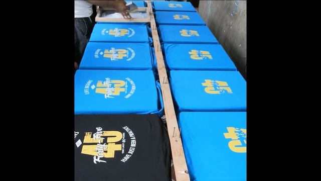 Tshirt SCREEN PRINTING | 2 Color Design print using DIY wood line table смотреть онлайн