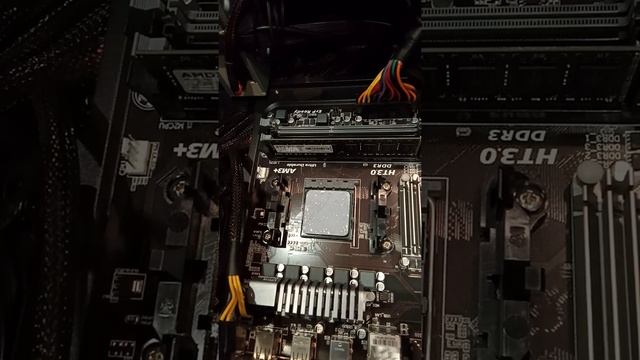 как правильно нанести термопасту на процессор компьютера ПК смотреть онлайн