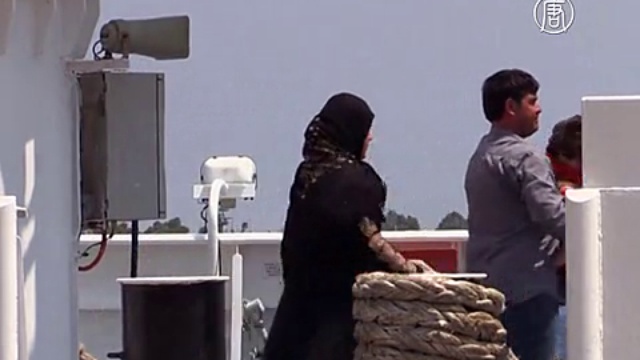 На Средиземном море спасли 2000 беженцев смотреть онлайн