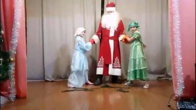 сценка Дед Мороз и пришельцы смотреть онлайн