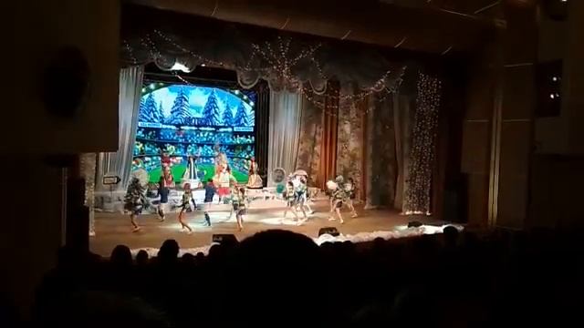 Конгресс-холл "Новогодний матч Деда Мороза" смотреть онлайн