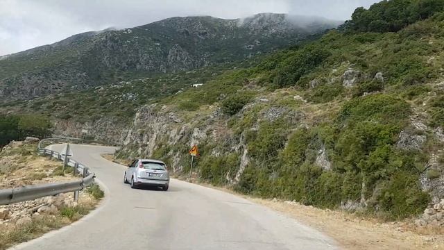 Опасный горный серпантин Греции Dangerous mountain serpentine in Greece смотреть онлайн