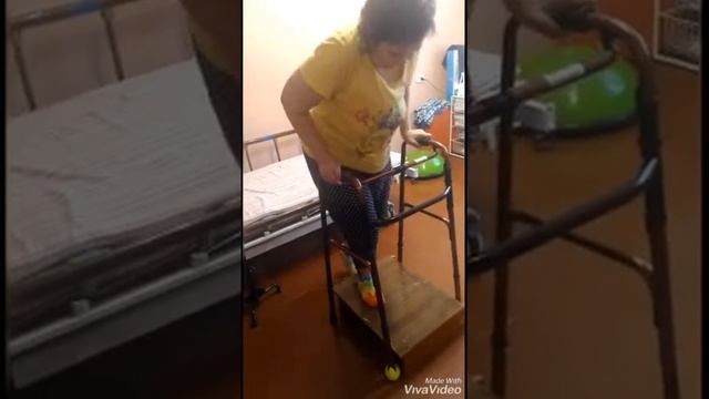 Подготовка пациента после инсульта к подъёму по лестнице смотреть онлайн