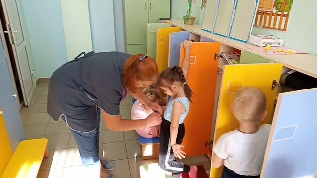 младший воспитатель смотреть онлайн