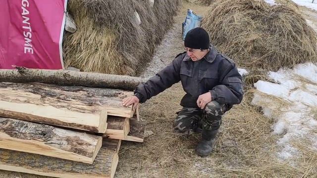 Пилю бревна на доски циркуляркой смотреть онлайн