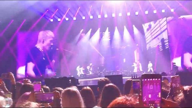 ATEEZ - CYBERPUNK (LIVE at Palais 12, Brussels 18-02-23) смотреть онлайн