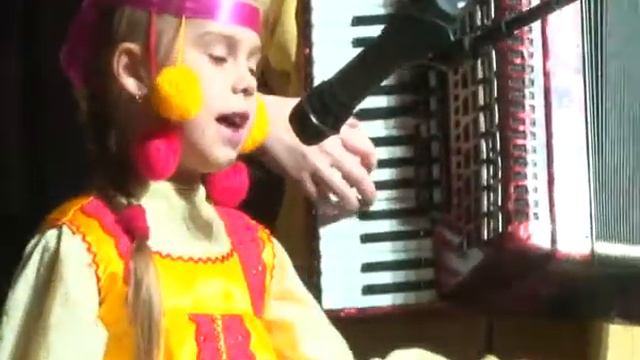 Варвара Шершнева."Семечки"Зырянка "Щит и лира" смотреть онлайн