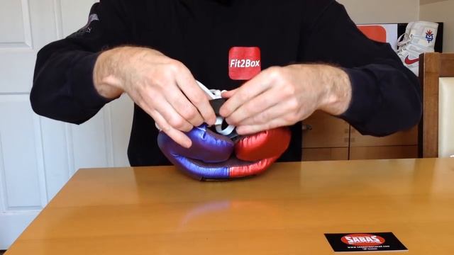 Sabas Boxing Gloves & Headguard Unboxing смотреть онлайн