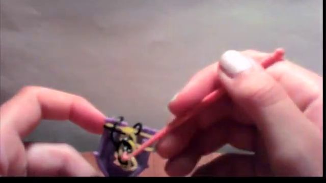 Красивый и простой браслет из резинок " Французкая коса" смотреть онлайн