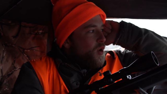 Realtree Land Guy go after a Giant Iowa Whitetail late season M/L смотреть онлайн
