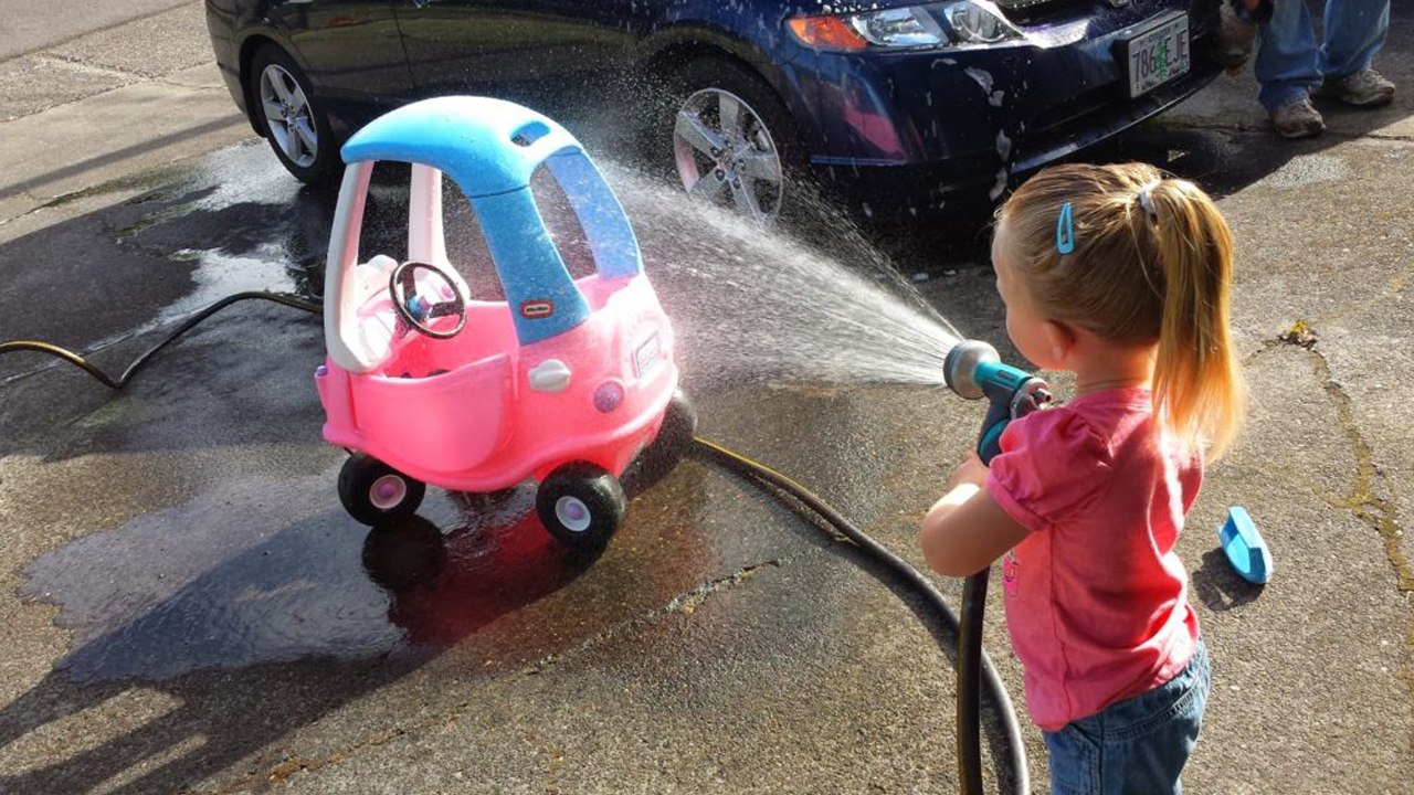 Моем и чиним машину на улице как на это смотрит закон смотреть онлайн