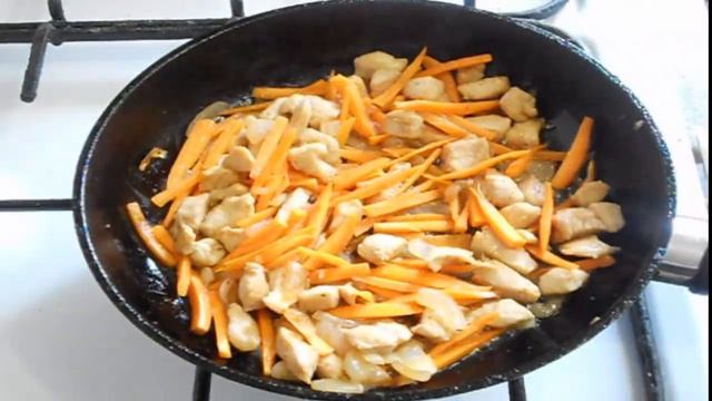 Быстрый ужин за 15 минут! Макароны пенне с курицей и овощами. смотреть онлайн