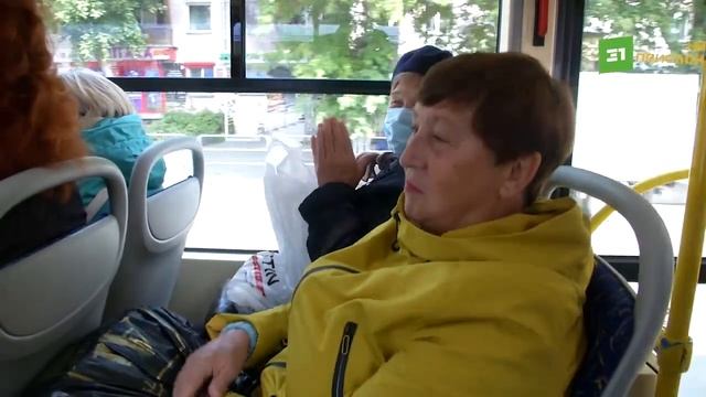 День вдохновения. Челябинцам прочитали стихи классиков в трамвае и автобусе смотреть онлайн