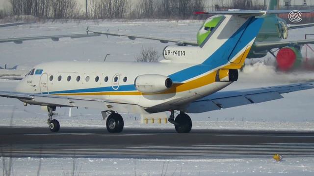 Малютка Як-40 в Домодедово, февраль 2021. смотреть онлайн