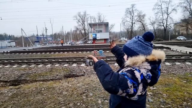 ЖД переезд / День электричек / День бомжа смотреть онлайн