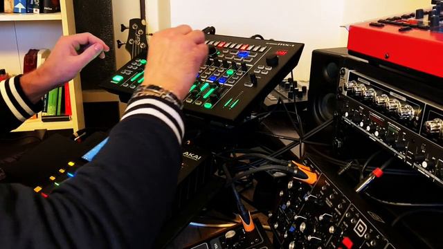 CHASE IS BETTER THAN A CATCH - LIVE HARDWARE - MPC ONE (ISOMETRIC EXPANSION) & ROLAND MX-1 смотреть онлайн