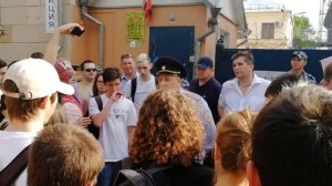 Полицейский обещает отпустить задержанных в Воронеже 5 мая