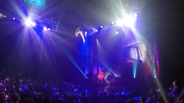 Aerial straps Donet Collazo show THE HOLE 2013 смотреть онлайн