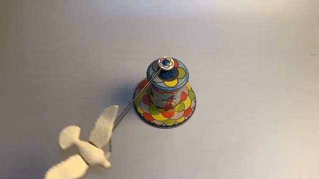 Заводная игрушка. Карусель с птичками. ЛМЗ. СССР. 1950-е гг. Аукцион 42, лот 1995. смотреть онлайн