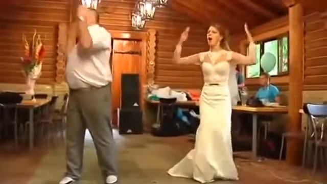 Красивый свадебный танец отца и дочери. смотреть онлайн