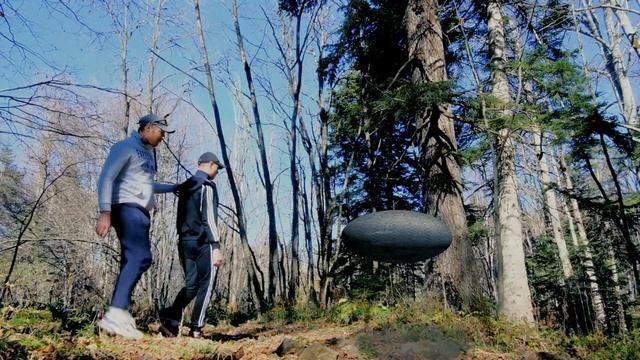 РЕАЛЬНЫЕ КАДРЫ ! UFO CONTACT ! РЕБЯТА ОБЩАЮТСЯ С ПРИШЕЛЬЦЕМ !