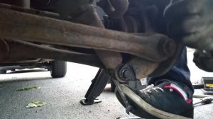 Replace rear spring on Touareg 7L 2.5 tdi R5 Part 1