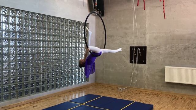 Воздушное кольцо | Воздушная гимнастика дети смотреть онлайн