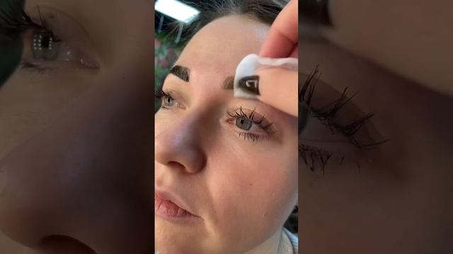 Окрашивание краской Bronsun и коррекция #брови #бровист #всеволожск #бровивсеволожк #ресницы смотреть онлайн
