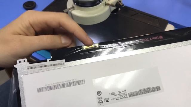 ? Пошёл дым из НАДЕЖНОГО ультрабука Acer V3-371. Откуда донесся запах гари? смотреть онлайн