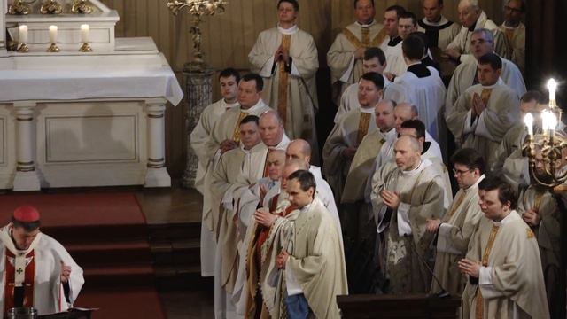 ...ieskats Eļļu svētīšanā Sv.Jēkaba Katedrālē 02.04.15. 9.00.. 2 смотреть онлайн