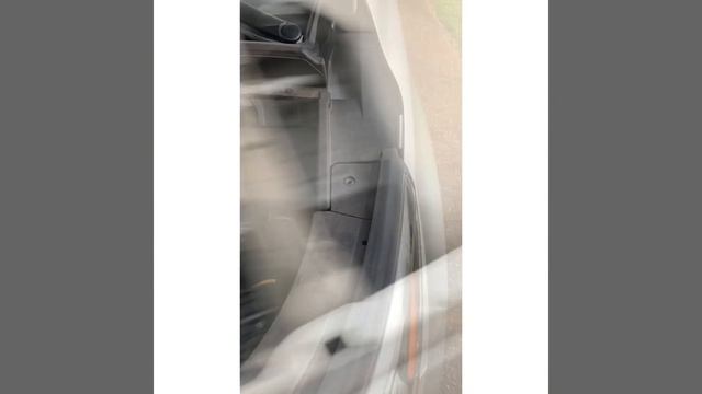 2017 Kia Sedona replacing driver side low beam bulb смотреть онлайн