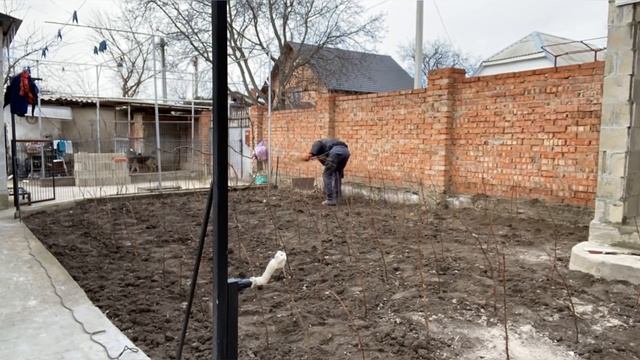 Стройтельство бетон " Летнего душа и туалета" 19 часть про машинки и гараж (Глухие) смотреть онлайн