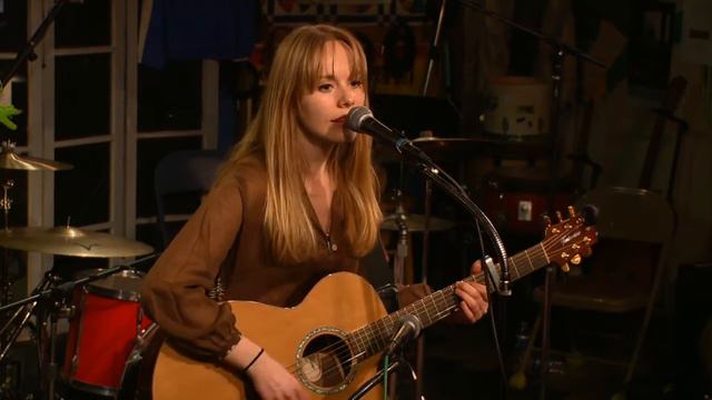 Lucy Kitt - Stand By смотреть онлайн