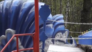 ★ Аттракцион Ракушка. Кирилл с мамой катается на аттракционе Ракушка [Cyril Family]