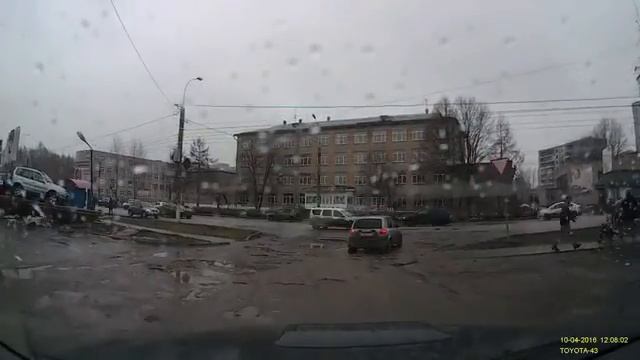 Киров 2016. Плывем по ямам. смотреть онлайн