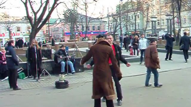 Танец бомжей смотреть онлайн