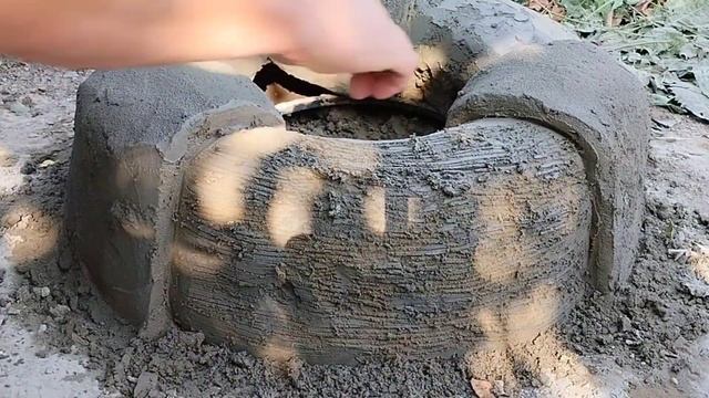 Старую покрышку превратил в Мини Клумбу! Цементный раствор и немного фантазии! смотреть онлайн