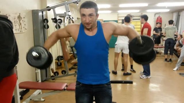 Прокачка средней дельты махи в стороны смотреть онлайн