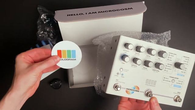 Unboxing the Microcosm from Hologram смотреть онлайн