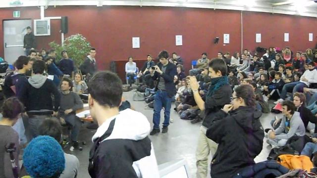 OCCUPAZIONE SEVERI 2-12-2010 ASSEMBLEA смотреть онлайн